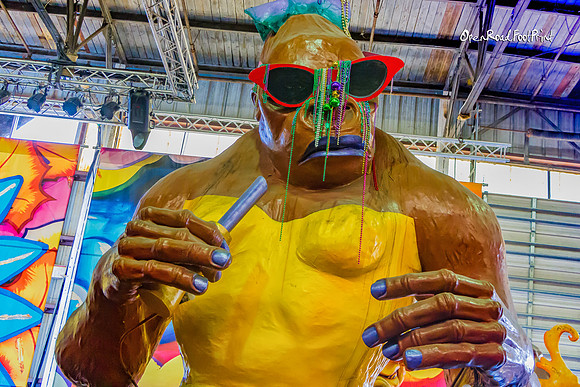 Mardi Gras gorilla me this! |OFa1404|