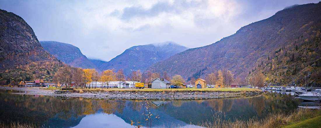 Autumn in Lærdalsøyri