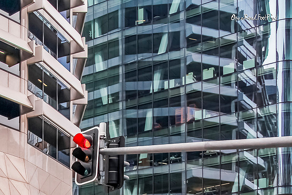 Prompt : RED LIGHT |OFa201118|