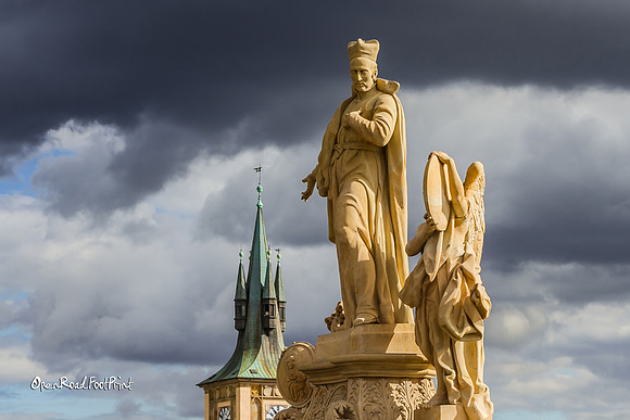 Dramatic skies amongst the already dramatic statues |OFa1049|