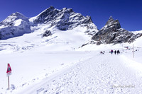 Jungfraujoch walking. |OFa1021|